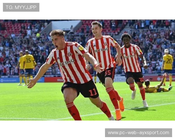 那不勒斯希门尼斯门前顺势抽射继续扩大比分，引爆球迷热情