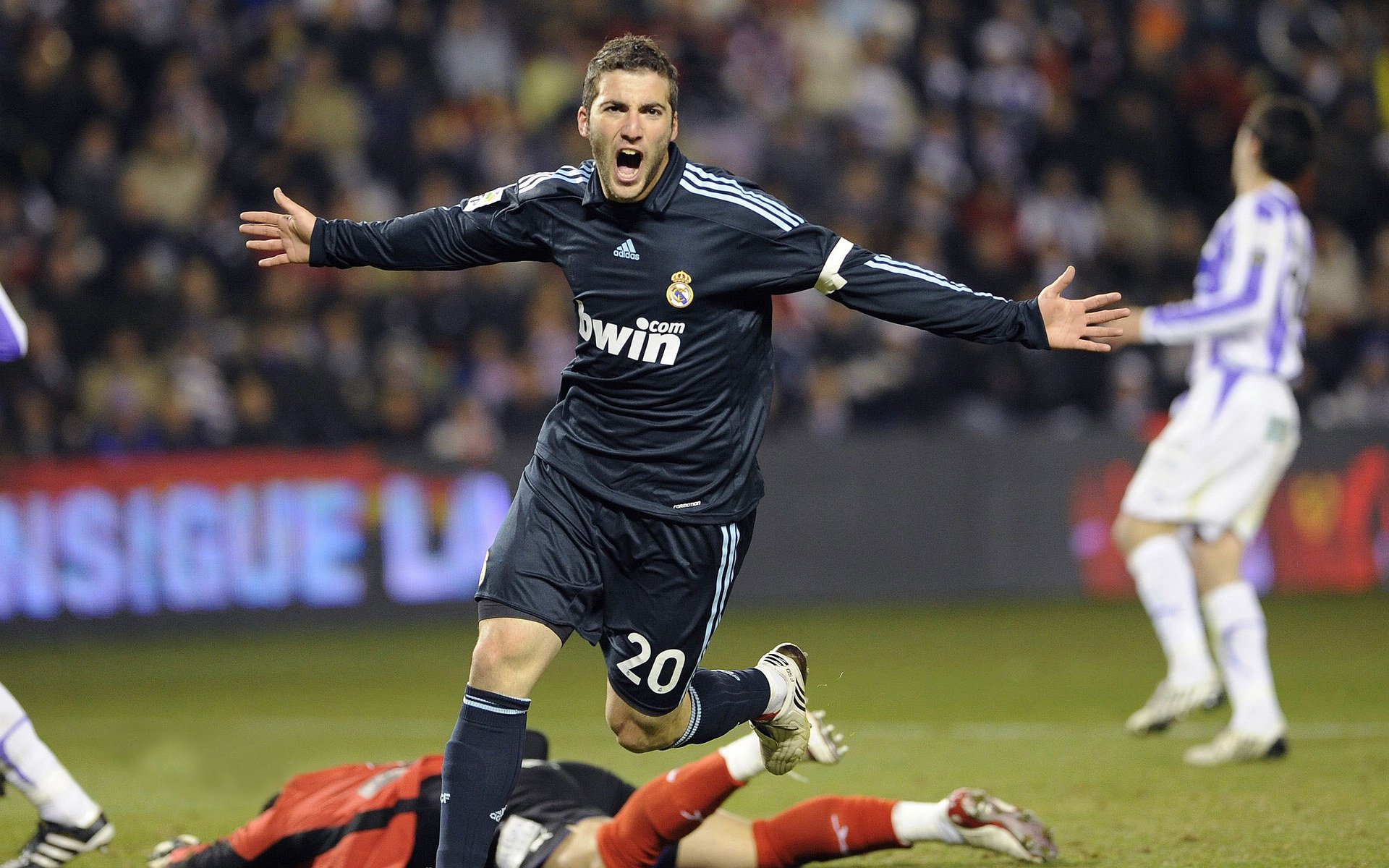 LPL官方推出新赛季宣传片，lpl官方推出新赛季宣传片是什么