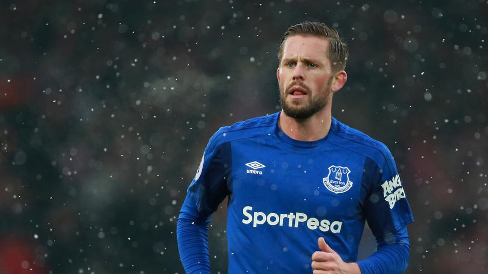 【超智能球场】未来场馆或配备全方位监测与互动系统，智能化篮球场